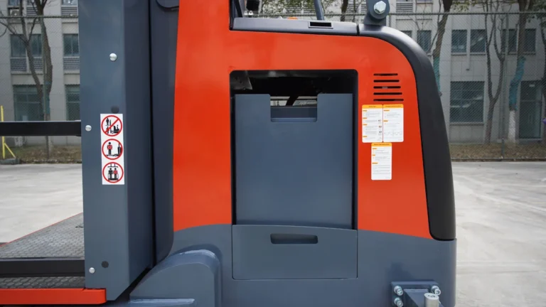 Un motor de elevación de 14 kW proporciona una respuesta ágil en aplicaciones exigentes de gran altura.
