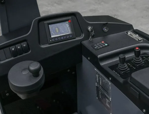 Los controles dispuestos ergonómicamente permiten una operación precisa, cómoda y eficiente.